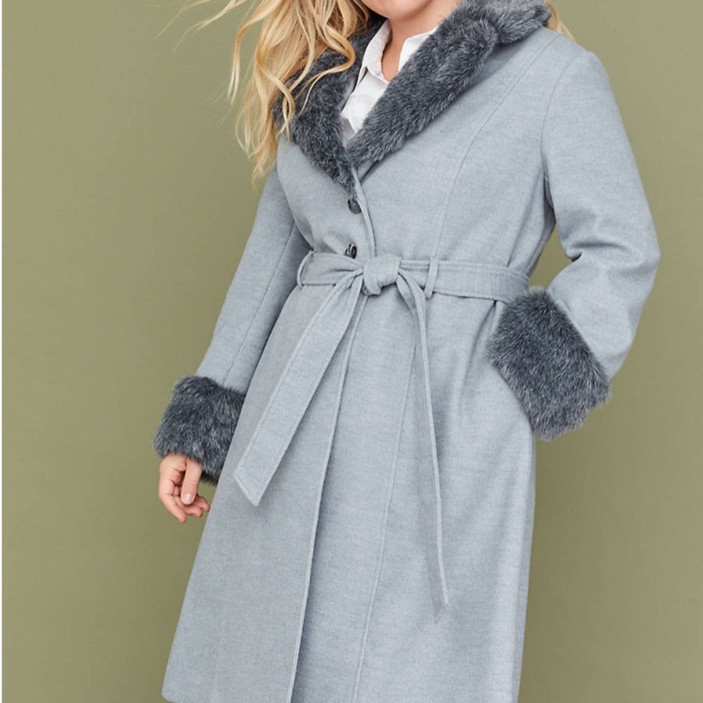 New Fab Gray Wrap Statement Coat With Faux Fur